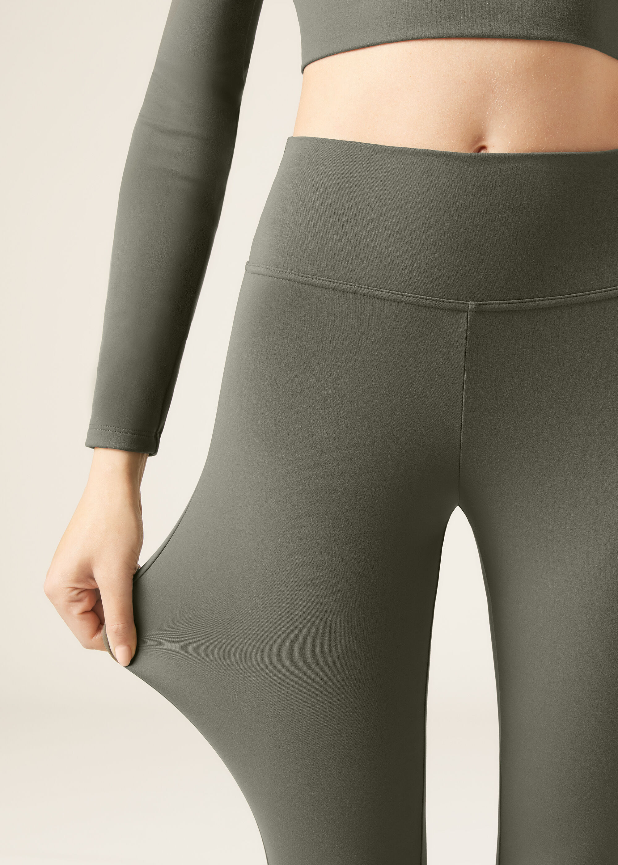 Pantaloni Evazați Soft Touch First Class