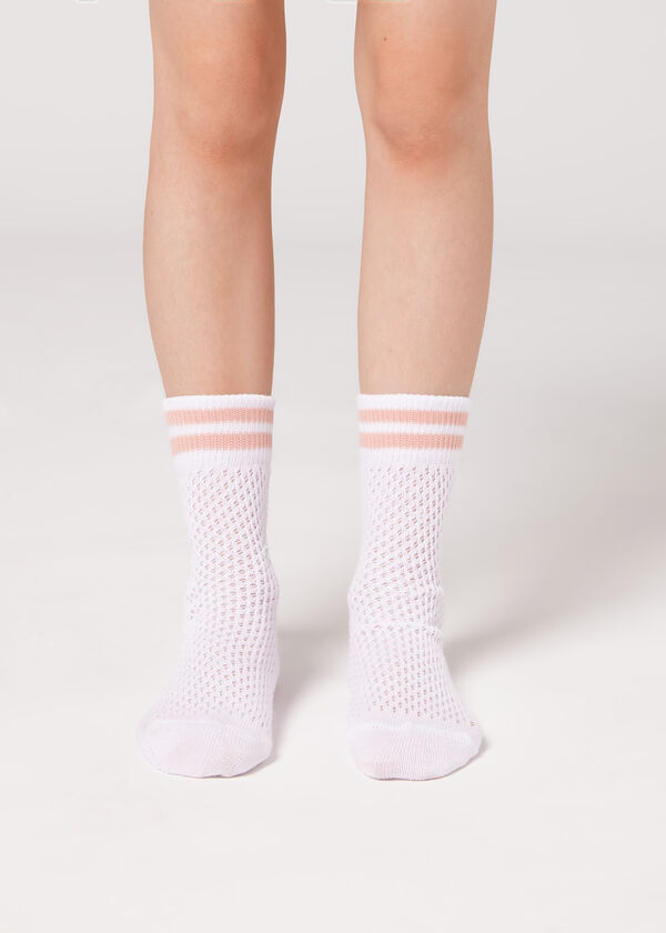 Krátké dívčí děrované ponožky