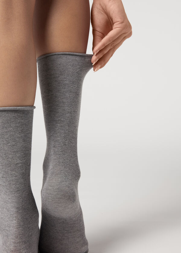 Women’s Smooth Cotton Mid-Calf Socks