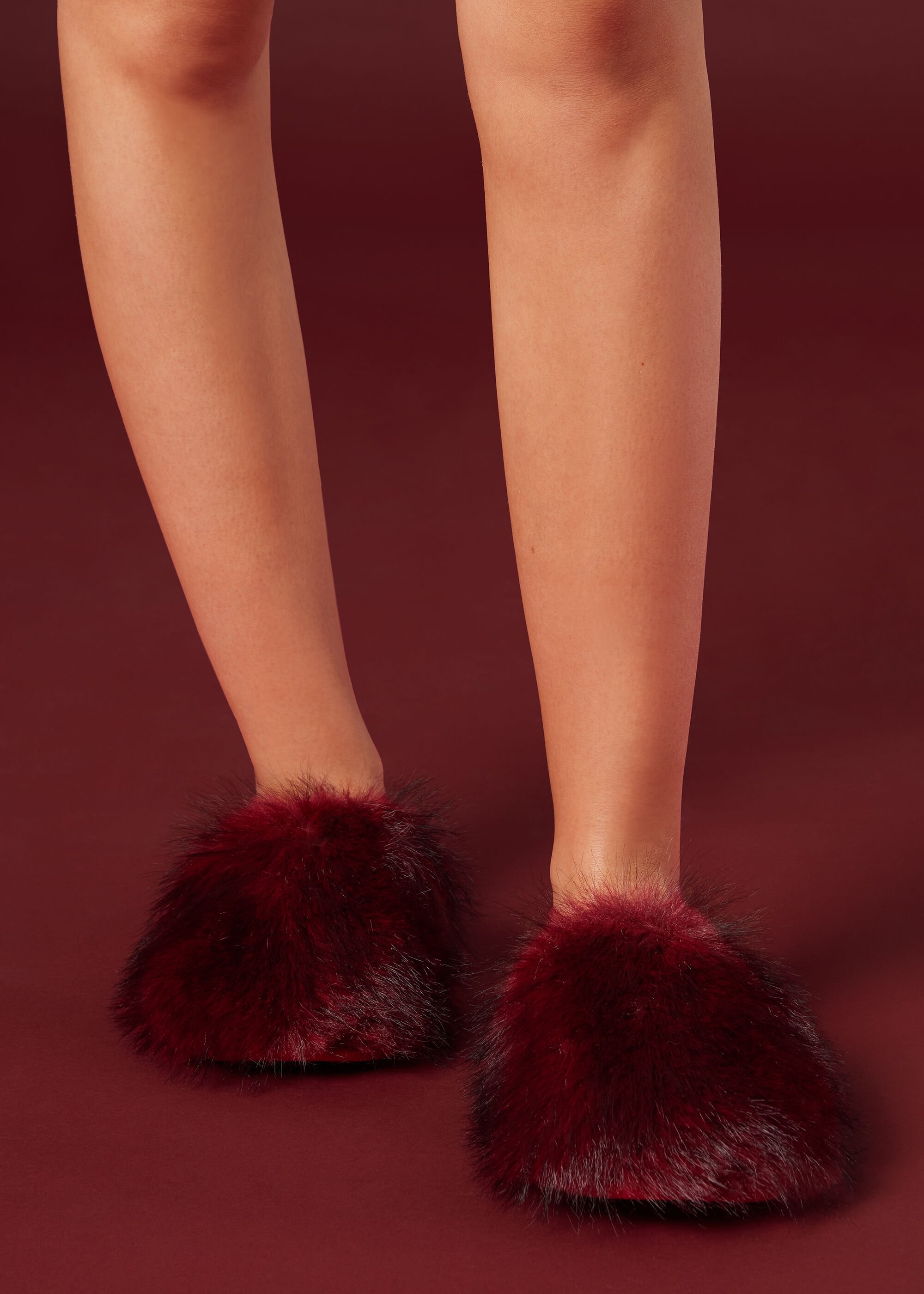 Flauschige Pantoffeln für Weihnachten