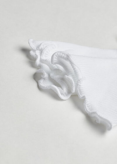 Krátké žebrované ponožky s romantickým lemem