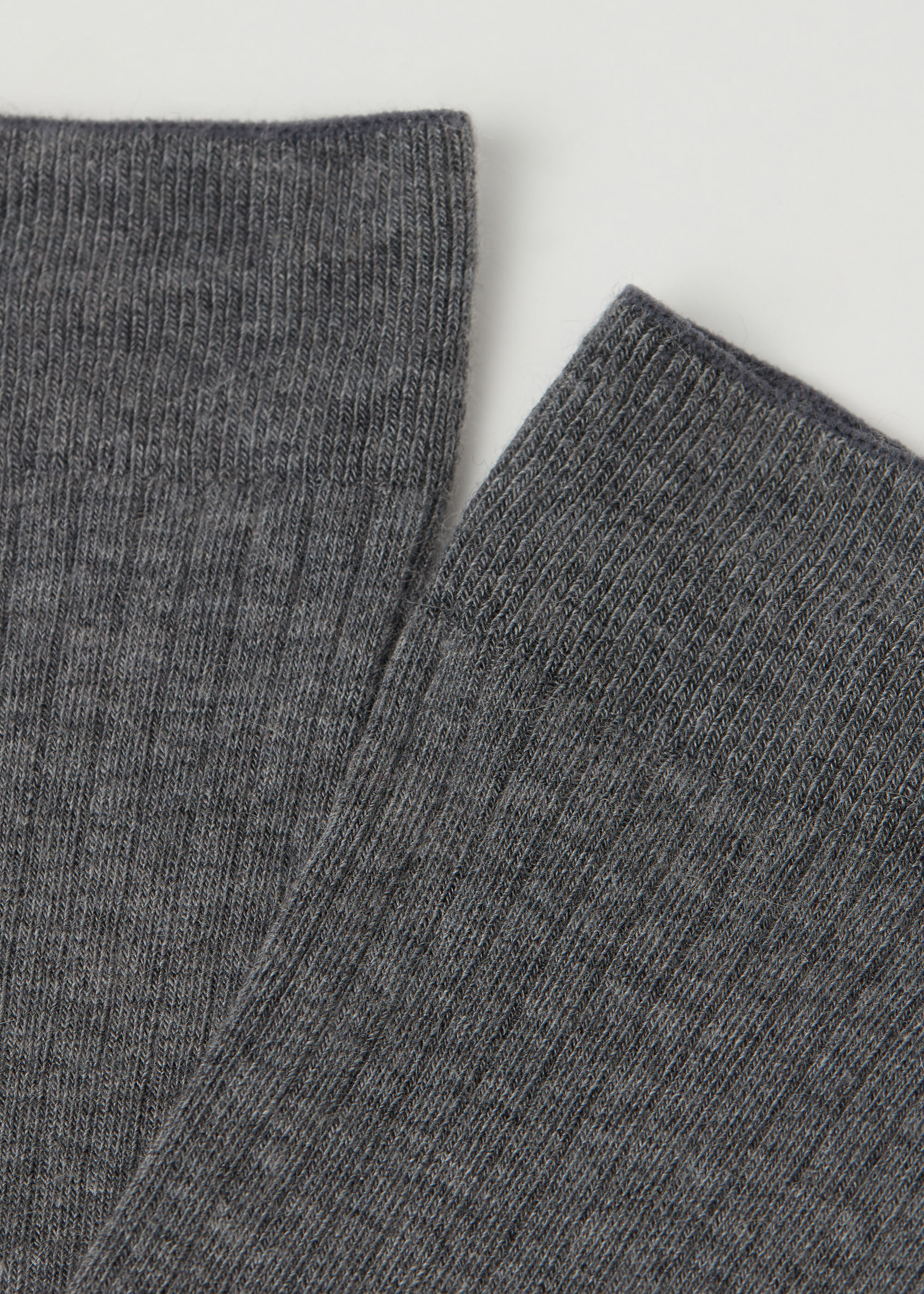 Chaussettes longues en cachemire côtelées