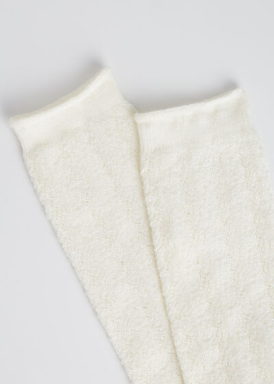 Socken in 3/4-Länge mit Wolle und Lochmuster