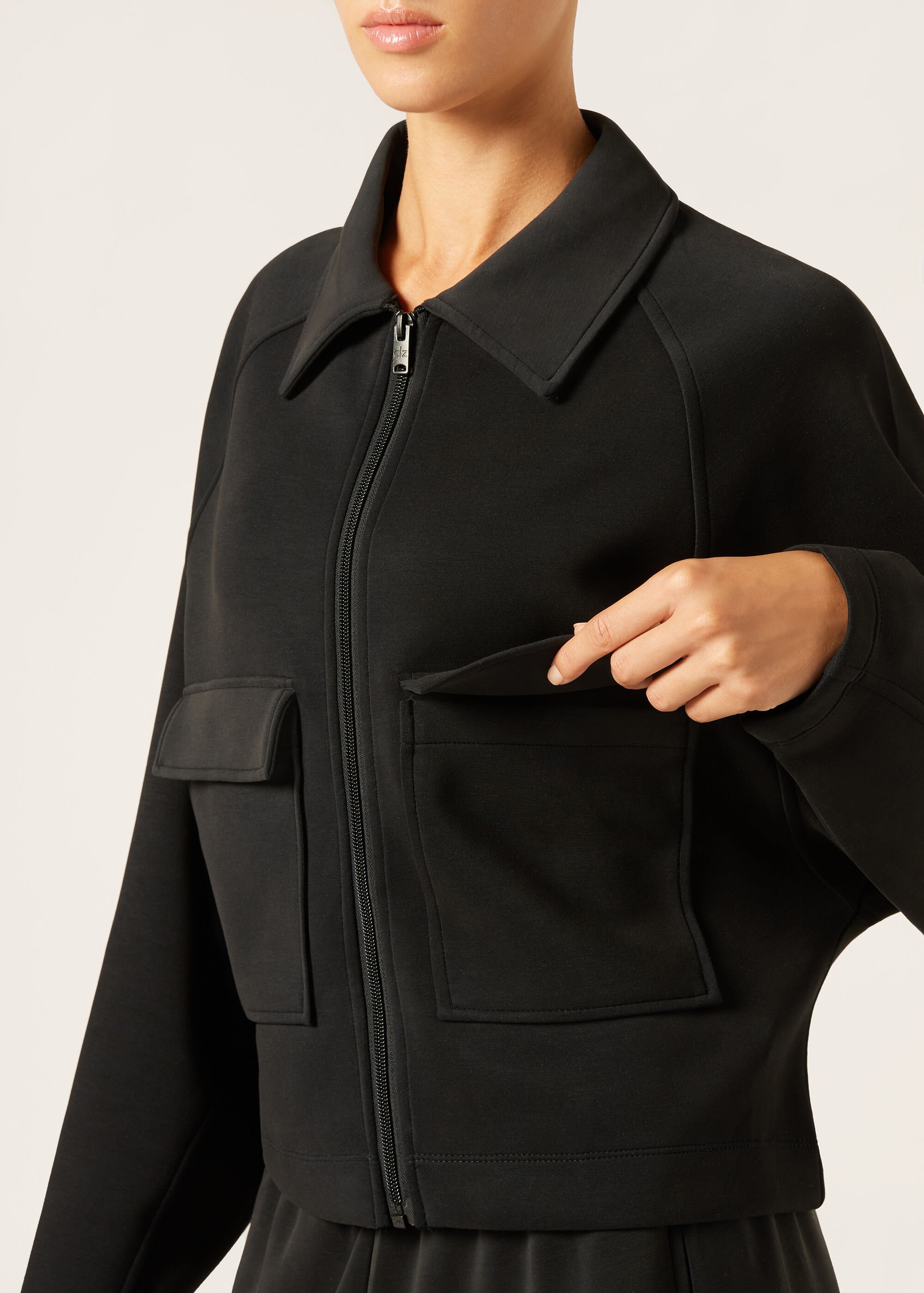Chaqueta con cremallera y bolsillos lounge suave