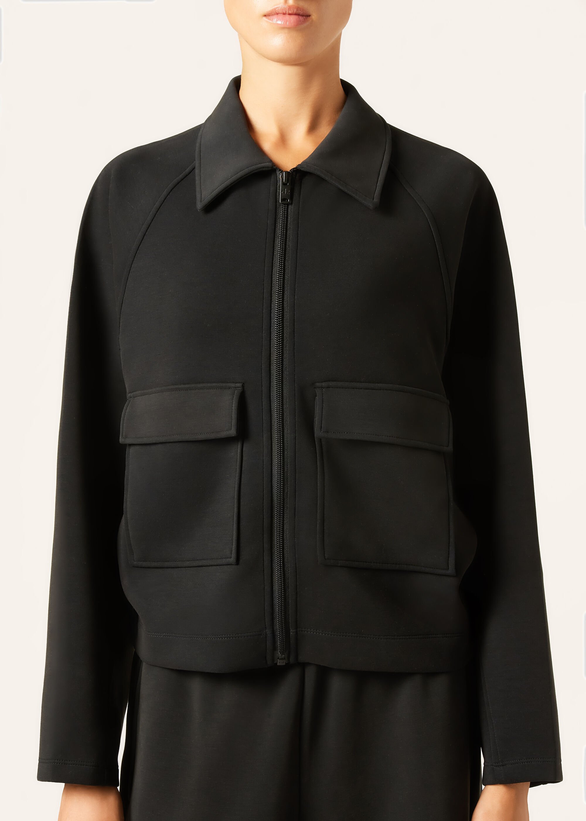Chaqueta con cremallera y bolsillos lounge suave