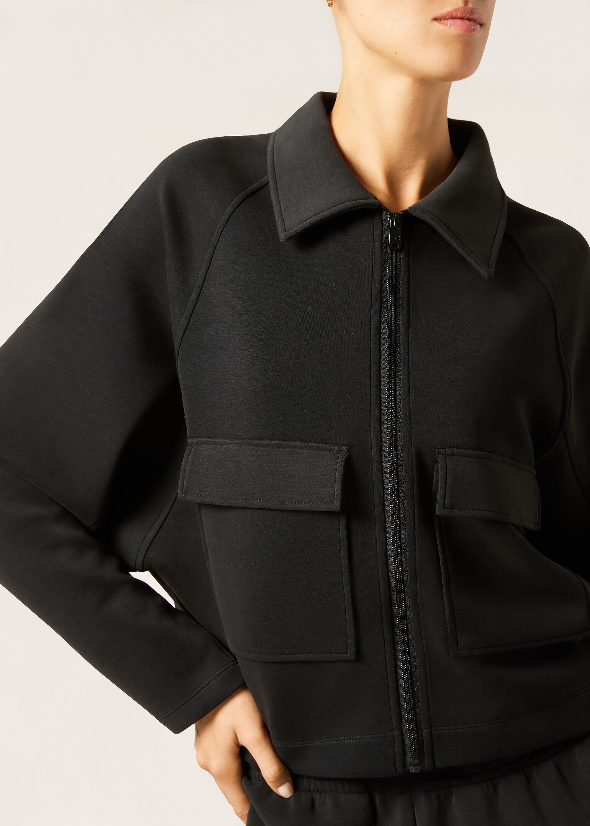 Chaqueta con cremallera y bolsillos lounge suave