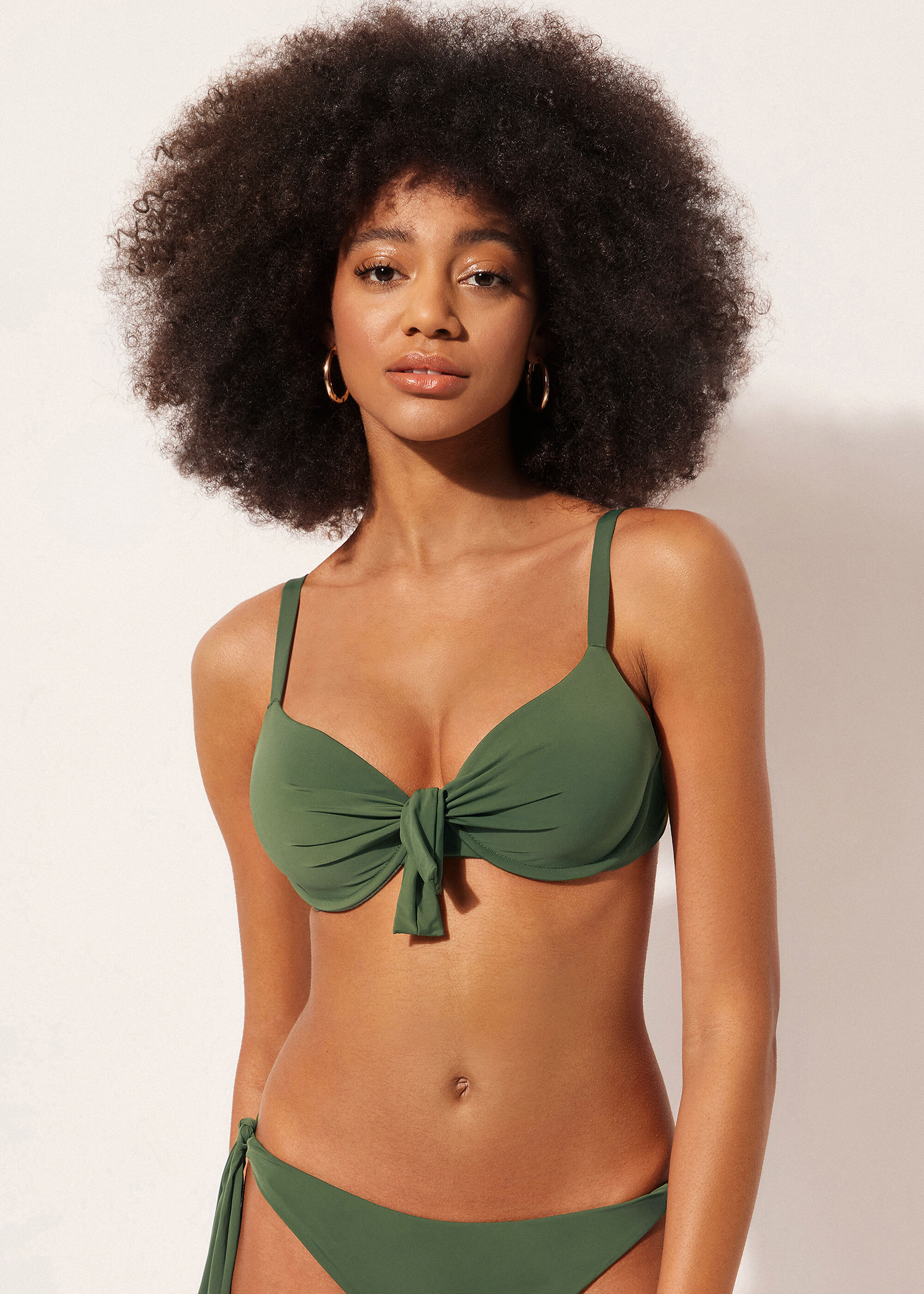 Licht Gewatteerde, Push-Up Brassièrebikini Indonesia