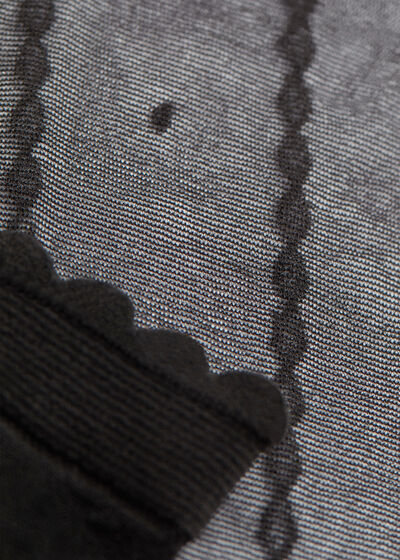 Kratke prozirne čarape s točkastim uzorkom i motivom lanca