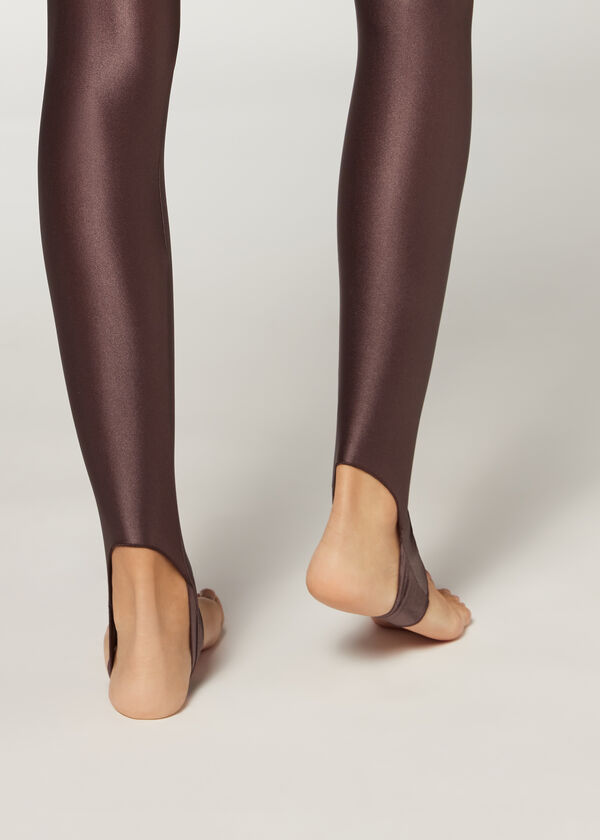 Super-Glossy Leggings with Stirrups