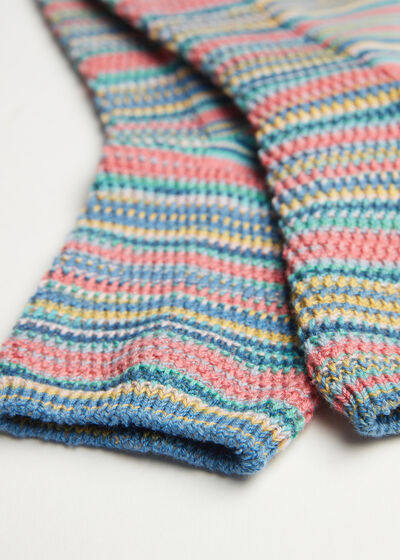 Krátké pestrobarevné ponožky s háčkovaným efektem