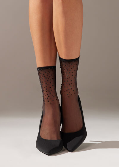 Shop Basic and Fashion Socks for Women on Calzedonia