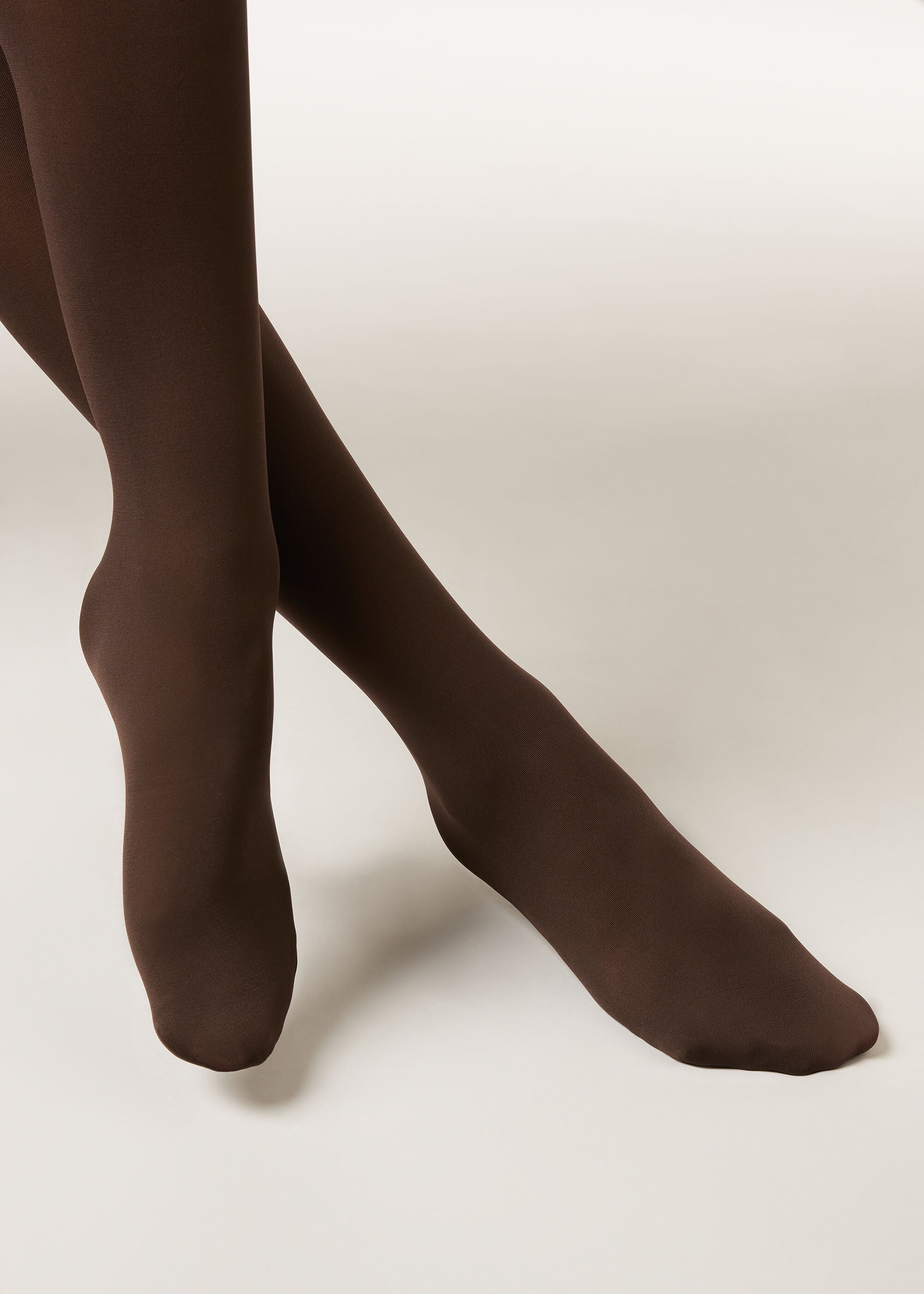 Neprozirne mat hulahopke od 50 dena Invisible