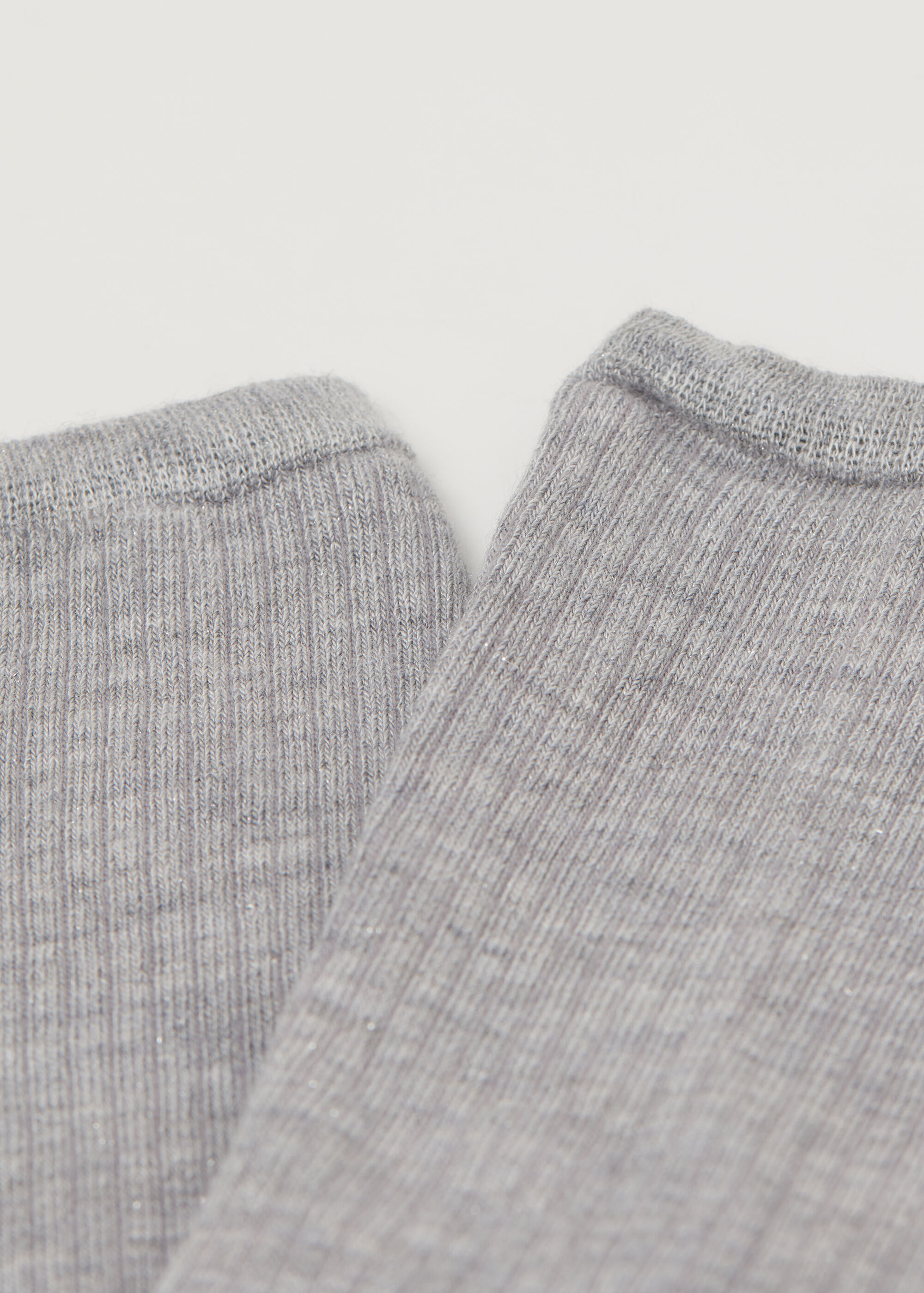 Kurze Socken mit Cashmere und Glitzergarn
