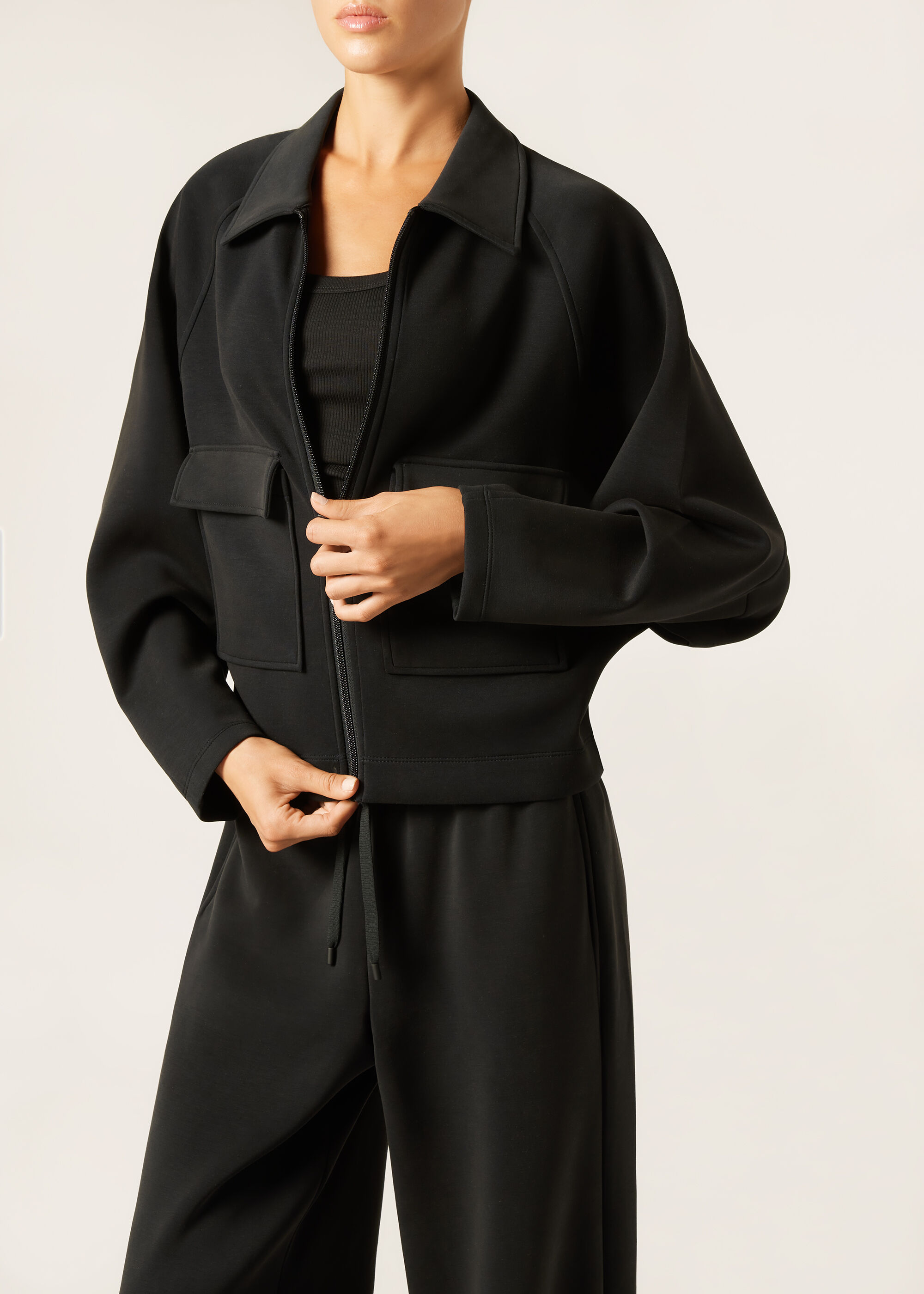 Chaqueta con cremallera y bolsillos lounge suave