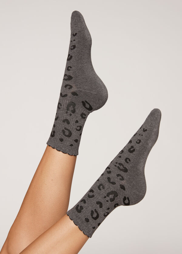 Kurze gerippte Socken mit Animal-Muster