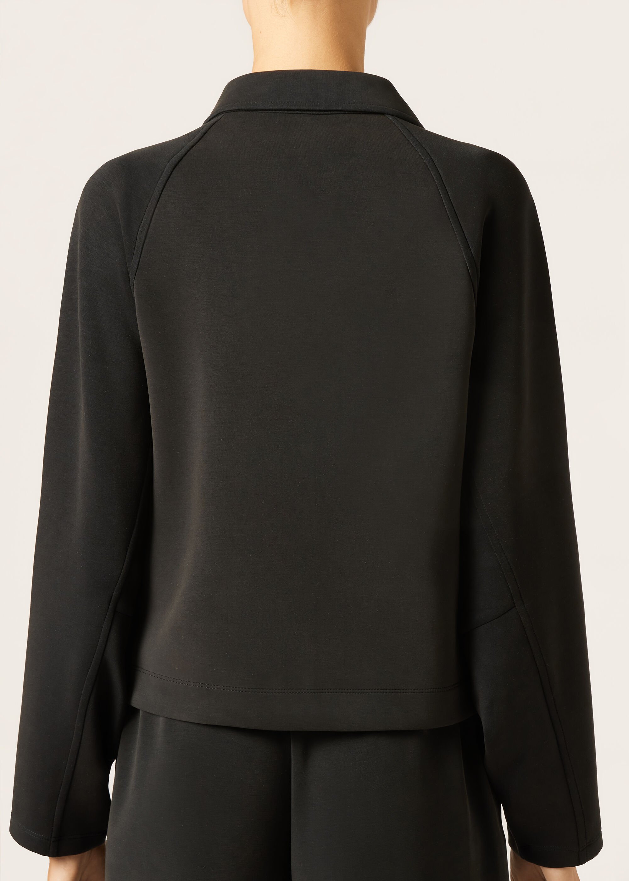 Chaqueta con cremallera y bolsillos lounge suave