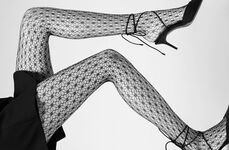 Sieťované pančuchové nohavice s geometrickým motívom