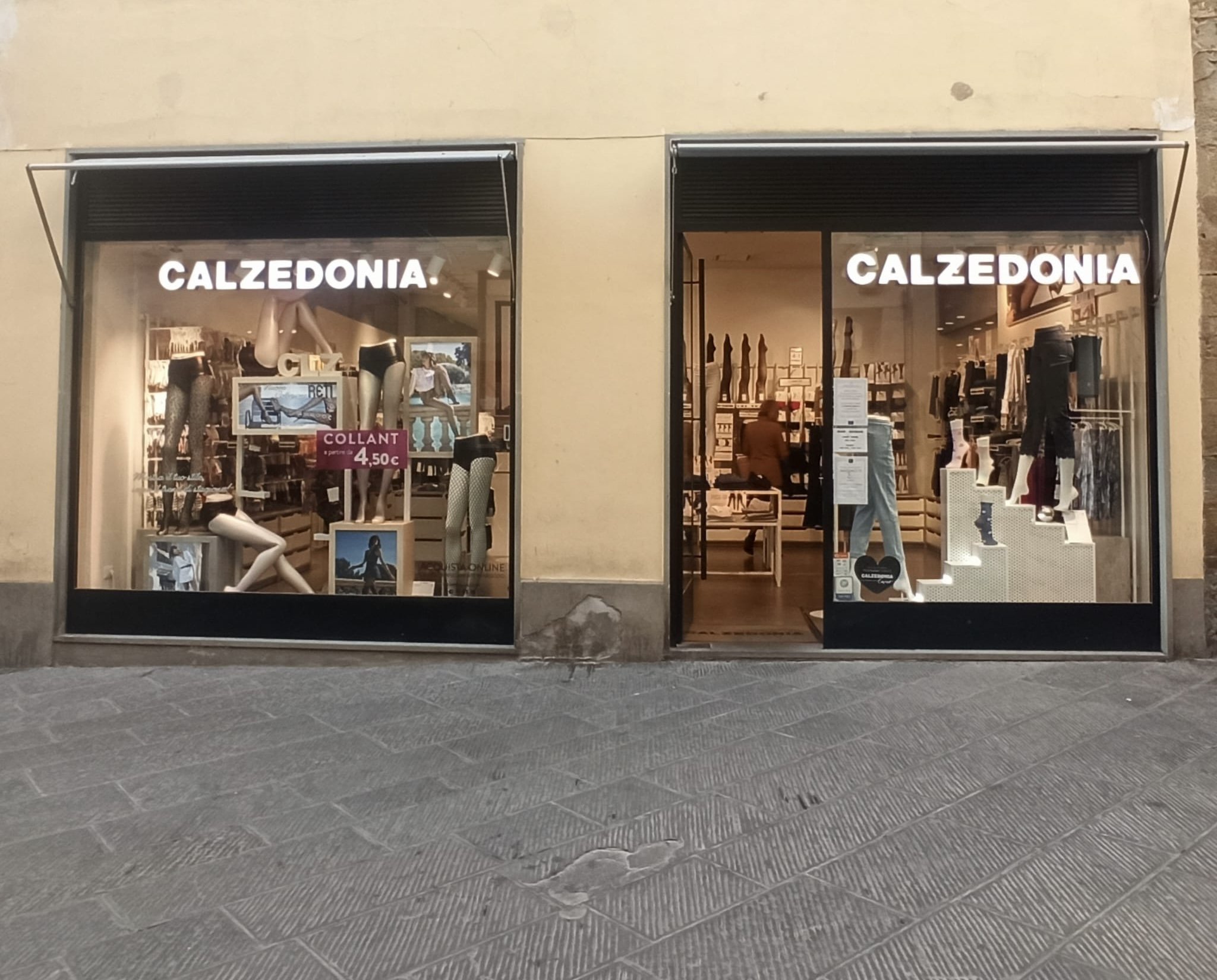 Negozio di costumi, collant e calze Arezzo CORSO ITALIA 176/178 | Calzedonia
