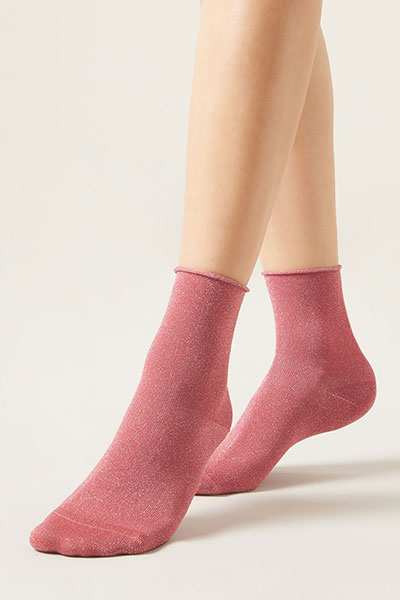 Women's Short Socks: Plain & Patterned Styles