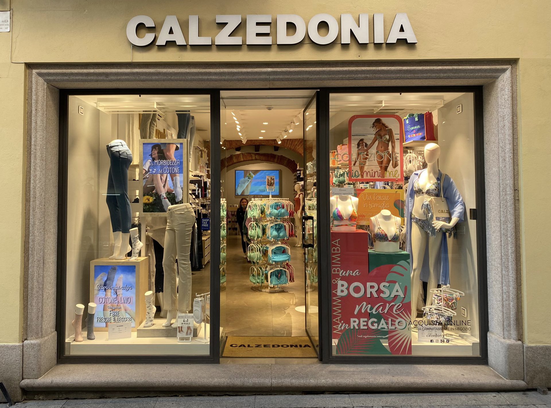 Calzedonia San Giovanni Valdarno - Posted @withregram
