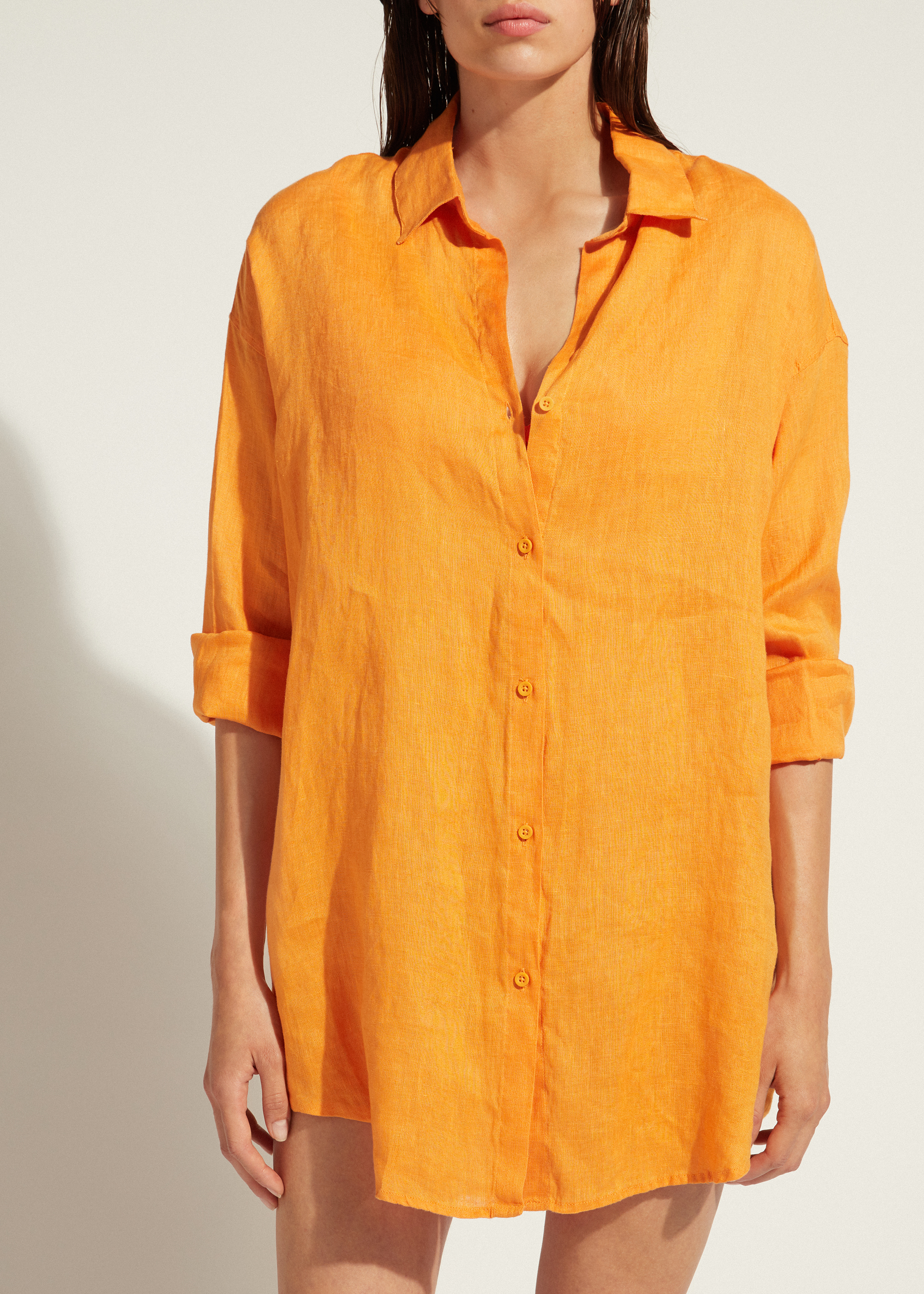 Chemise En Lin Sauge A Dos Plus Long main image 0