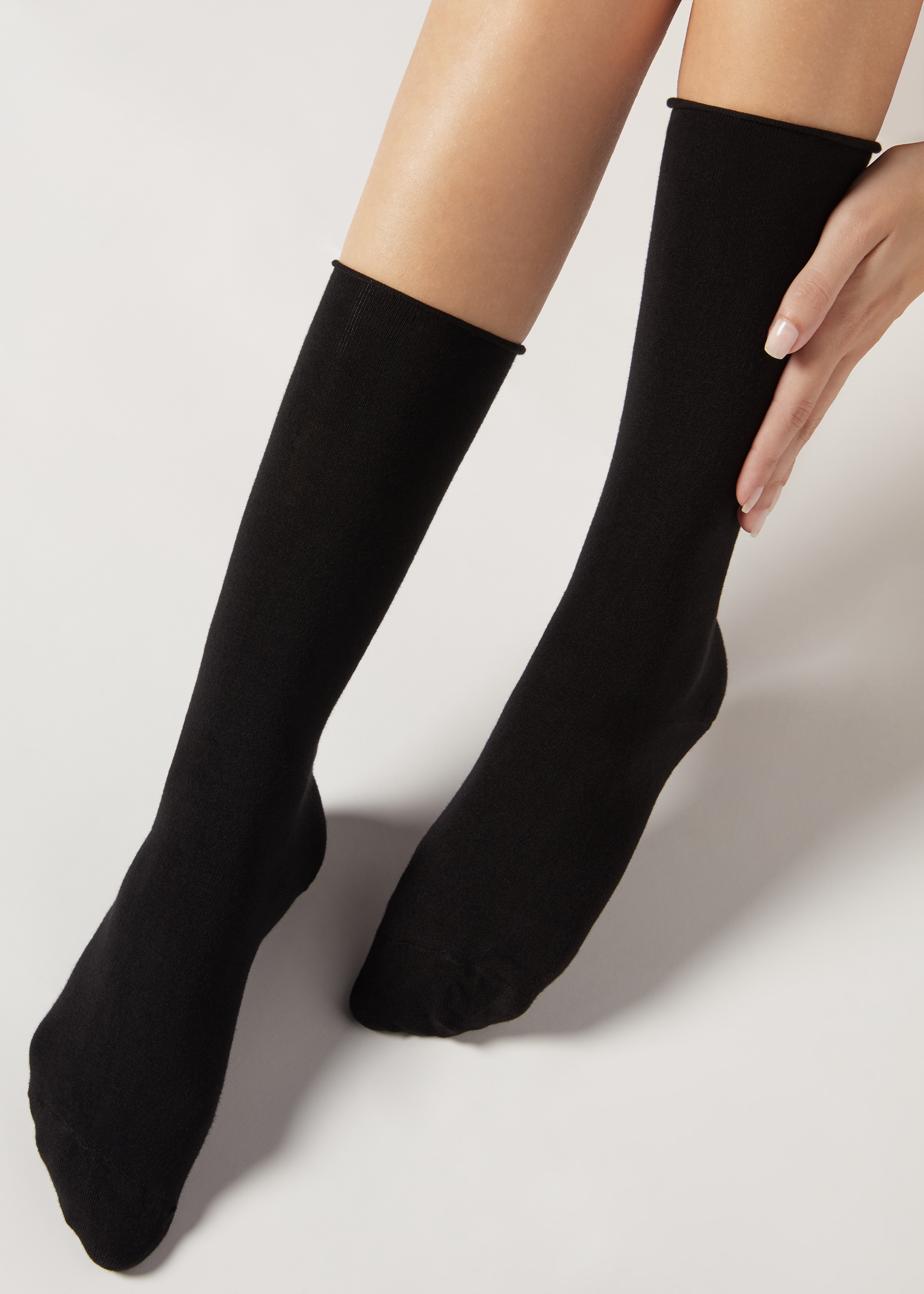 Women's Smooth Cotton Mid-Calf Socks - Long socks - Calzedonia