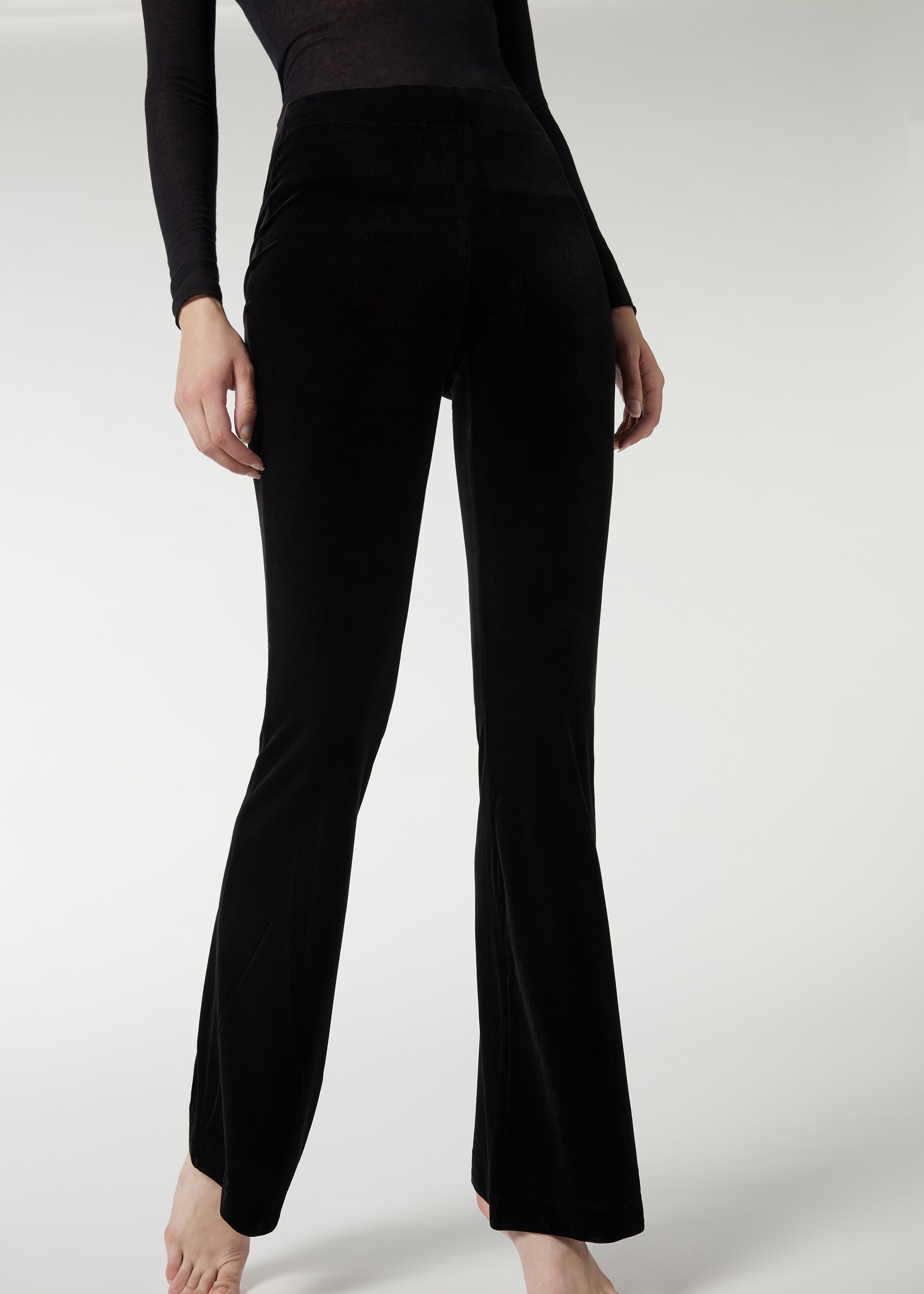 Aksamitne legginsy-dzwony - LEGGINSY I JEANSY - Calzedonia